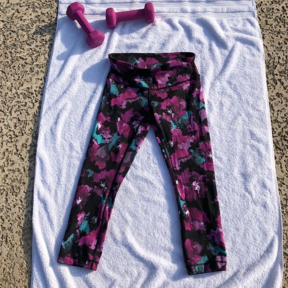 Lululemon Size 4 Cropped Leggings